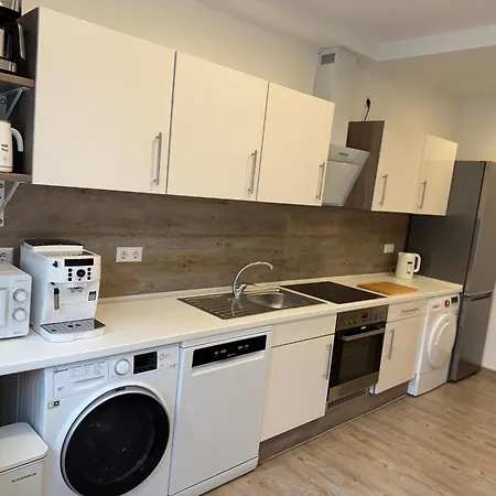 Am Wald Und Hannover Stadt, Contactless Check -in, Free Parking, * Ronnenberg