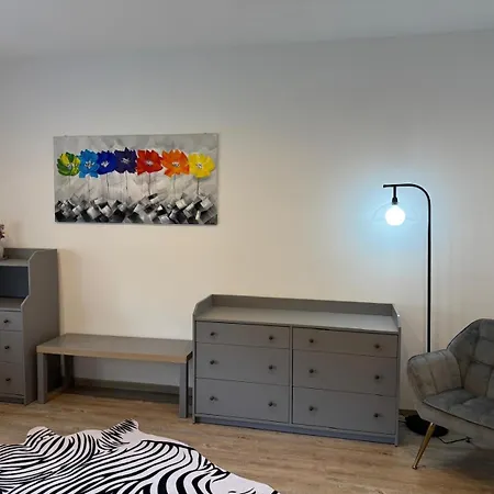 Apartmán Am Wald Und Hannover Stadt, Contactless Check -in, Free Parking, Ronnenberg
