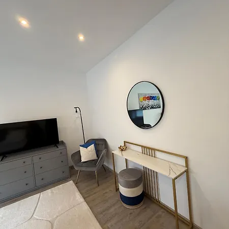 Apartman Am Wald Und Hannover Stadt, Contactless Check -in, Free Parking, Ronnenberg