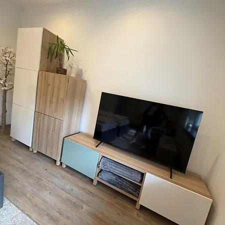 Apartman Am Wald Und Hannover Stadt, Contactless Check -in, Free Parking,
