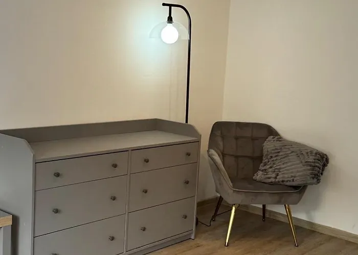 Appartement Am Wald Und Hannover Stadt, Contactless Check -in, Free Parking, Ronnenberg